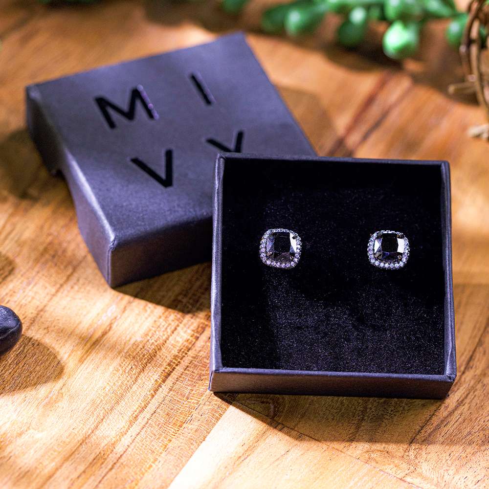 Opened Mivy jewellery box