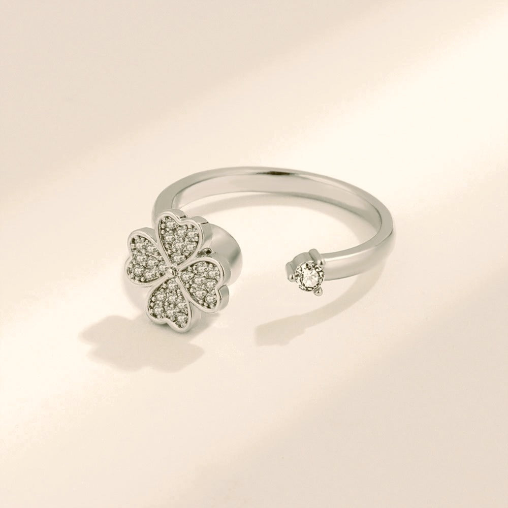 Clover fidget ring