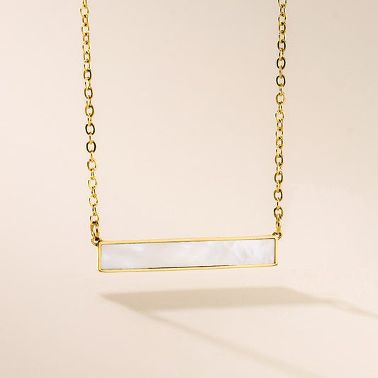 A shell bar golden necklace