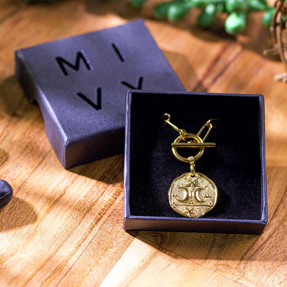 Opened Mivy jewellery box
