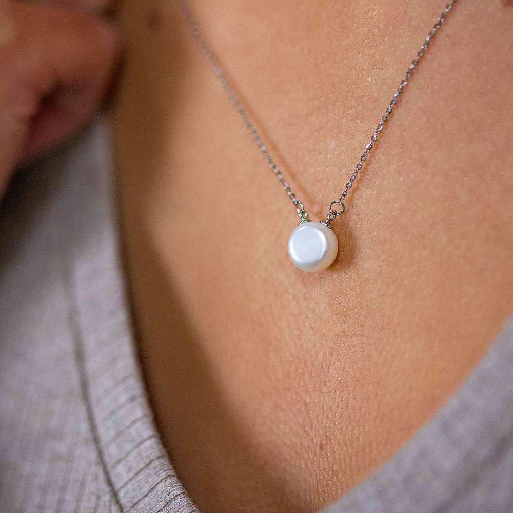 Freshwater pearl necklace